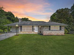 1808 Hutchinson Dr, Kingsport, TN 37660