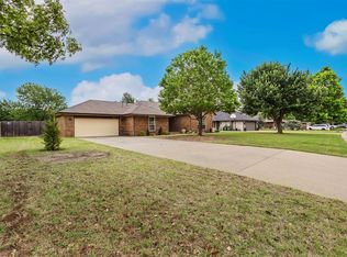 4717 Skytrail, Yukon, OK 73099
