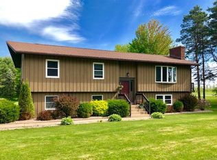 2 Pinewood Dr, Peru, NY 12972