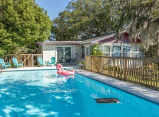 551 Mashes Sands Rd, Panacea, FL 32346
