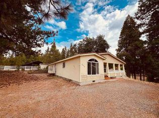 2430 Pine Grove Dr, Mount Shasta, CA 96067