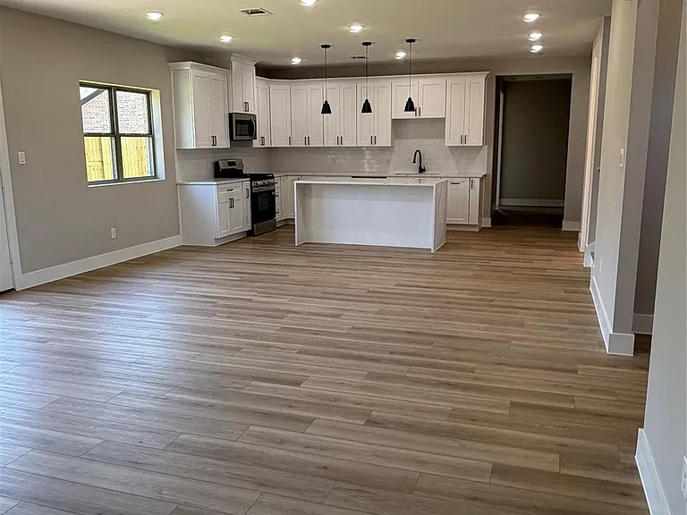 2623 Liguria St — Photo 8