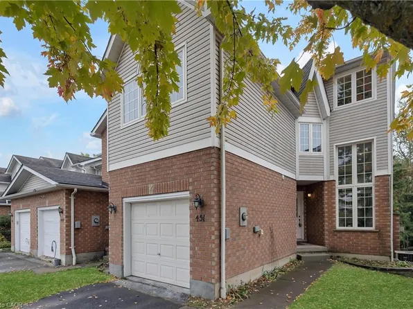 451 Laurel Gate Dr, Waterloo, ON N2T 2S5