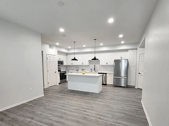 3rd image of 1500 Cherry St APT 9108