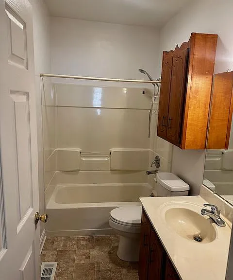 502 E Tombigbee St #B — Photo 8