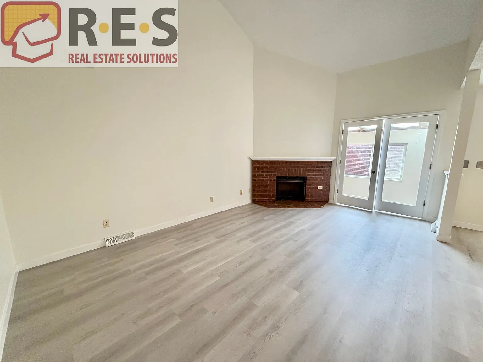 4 bed, 1713 sqft, $2,668 — Photo 4