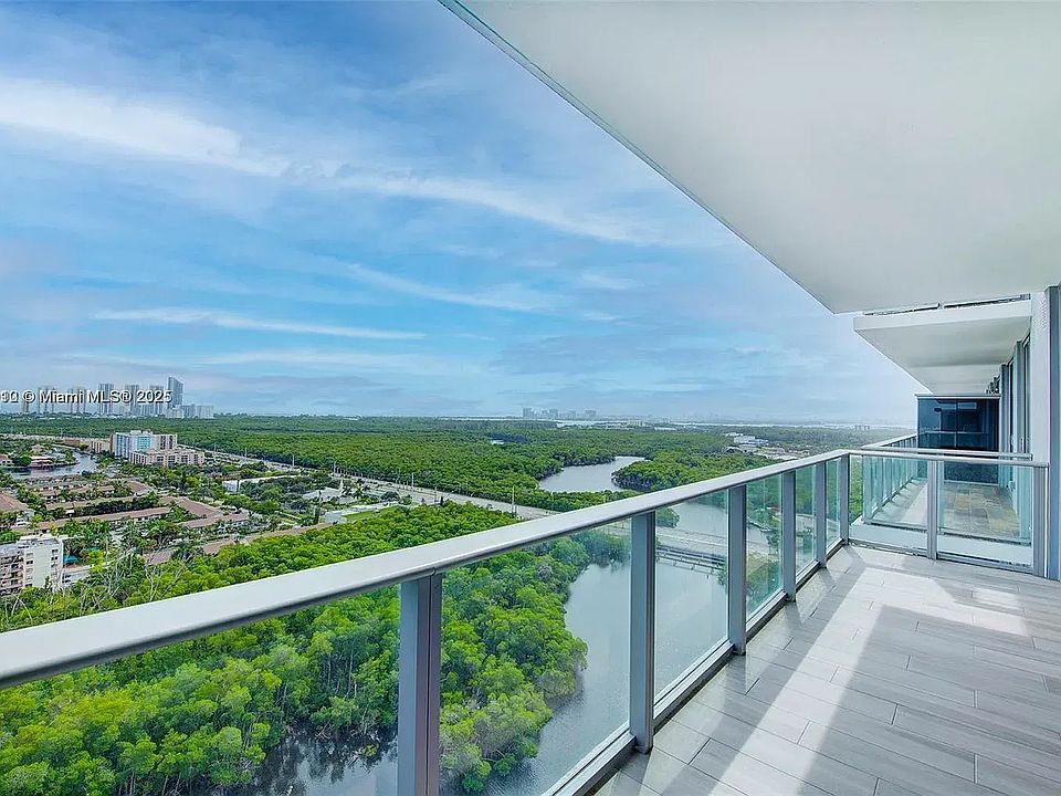 1st image of 16385 Biscayne Blvd #2600