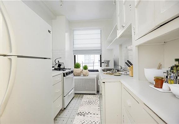 3rd image of 323 W 86th St #4C