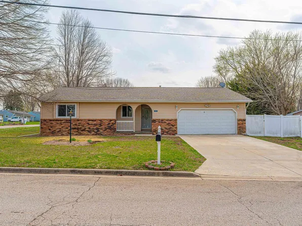 701 21st St, Lincoln, IL 62656