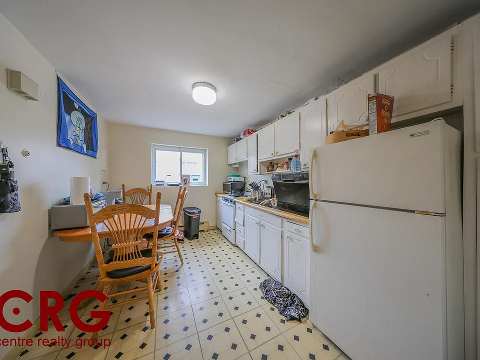 66 Bryon Rd #4