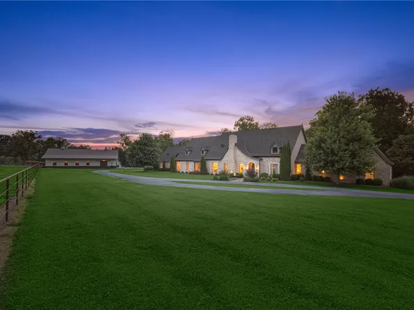 9515 Nomad Rd, Bentonville, AR 72713