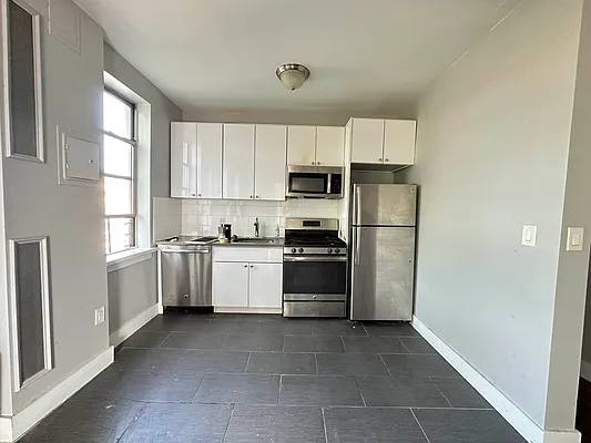 Rented by Bruma Realty LLC | media 10