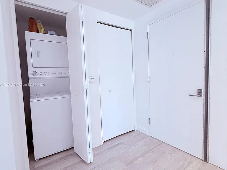 55 SW 9th St #4003 — Photo 28