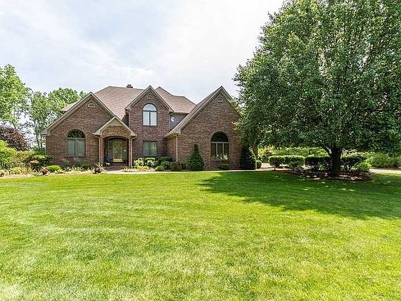2nd image of 3737 Lakewood Dr