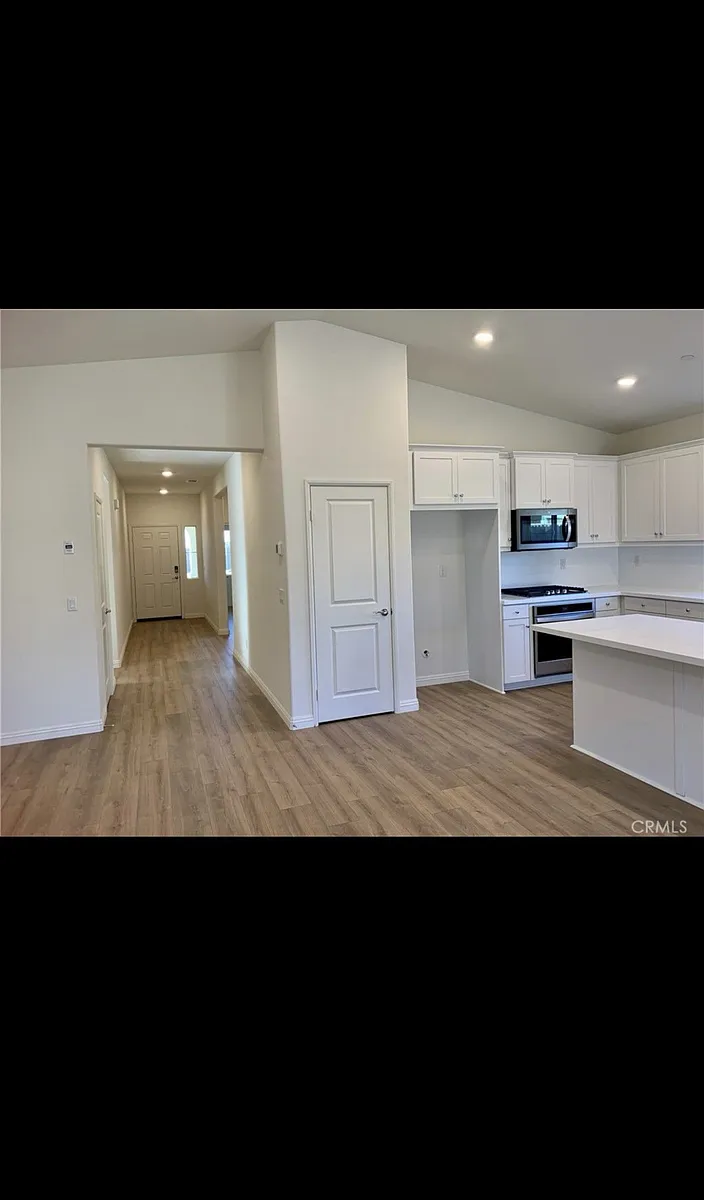 Building Photo - 15640 San Diego Ln