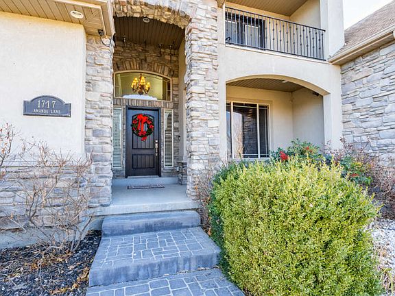 3rd image of 1717 S Amanda Ln