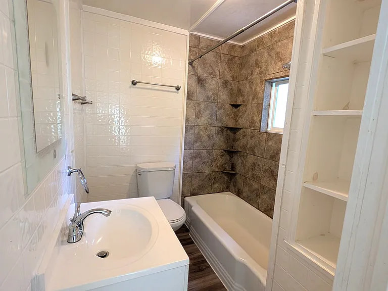 2311 Philo Ave — Photo 8