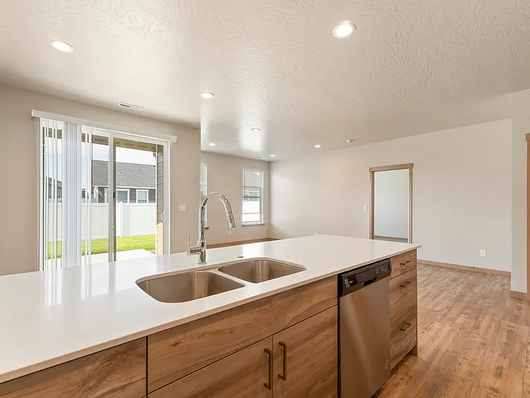 1437 Sq Ft kitchen