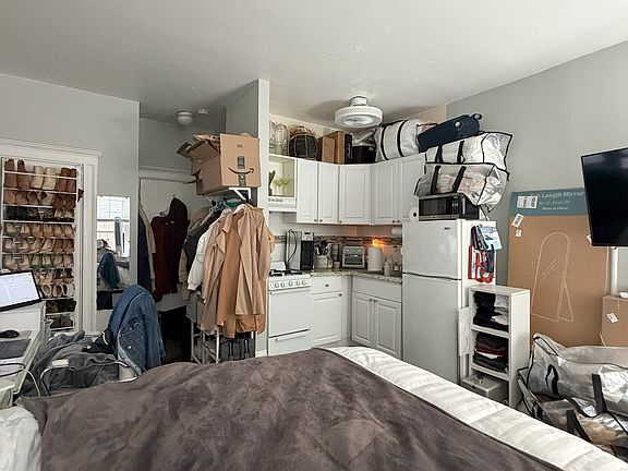 4th image of 78 Myrtle St APT 3