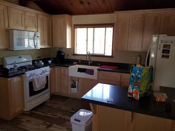 3rd image of 196 Vista Ln