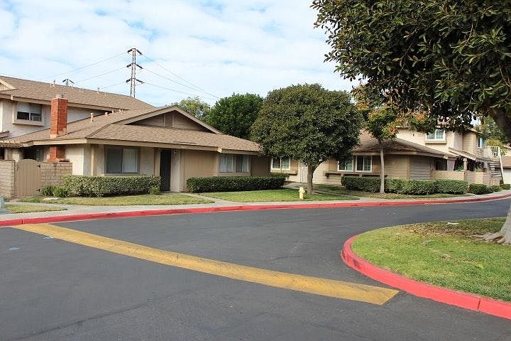 1st image of 8072 Woodland Dr