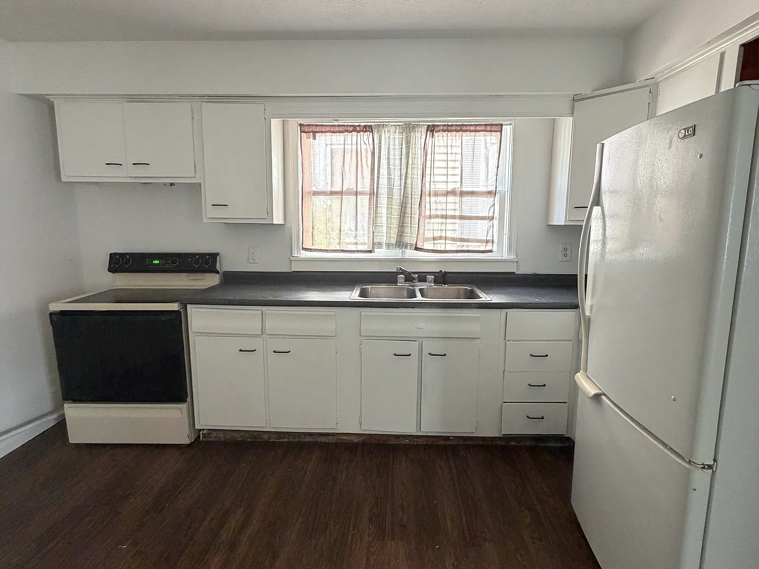 3 bed, 1040 sqft, $1,250 — Photo 3