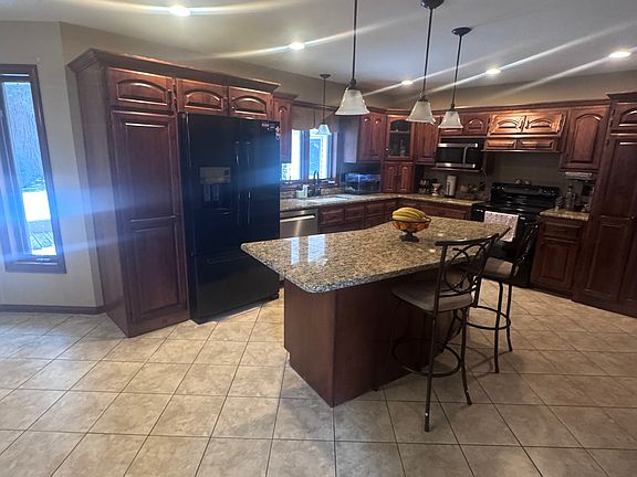 3rd image of 144 Swiss Meadow Ln
