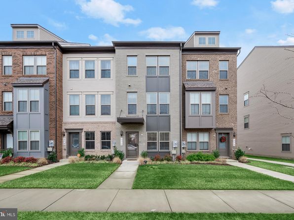 272 Phoenix Dr
