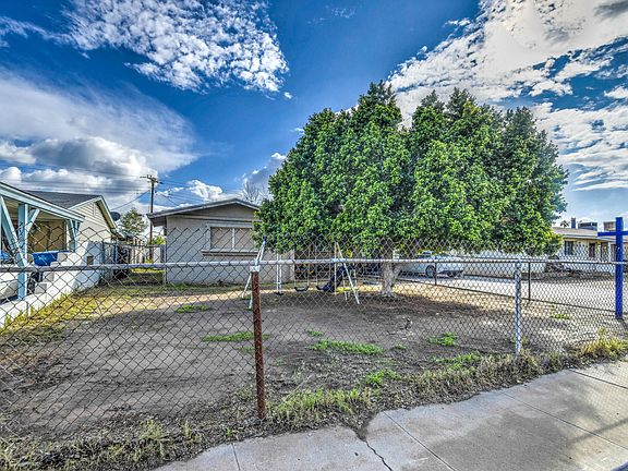 2nd image of 2615 N 48th Ln