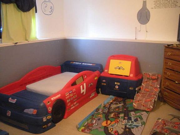 room 2 w/ air plane closet