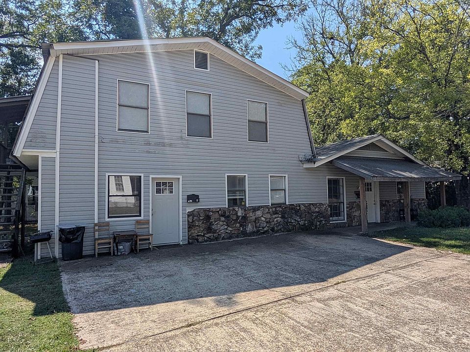 2nd image of 1103 Caddo St
