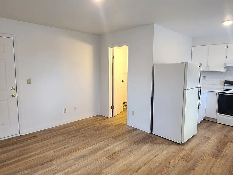 Lincoln Manor Apartments — Photo 5
