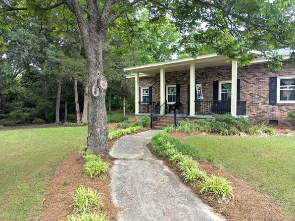 205 W Wheeler Cir, Saluda, SC 29138