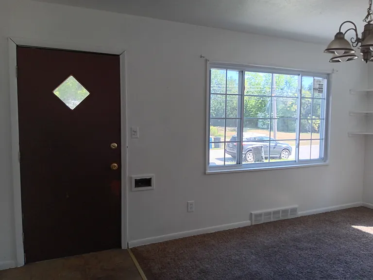 12405 Emery Ave — Photo 4