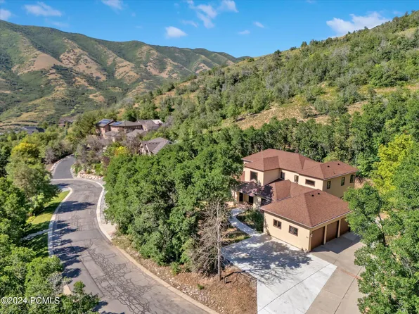 422 S Maryfield Dr, Salt Lake City, UT 84108