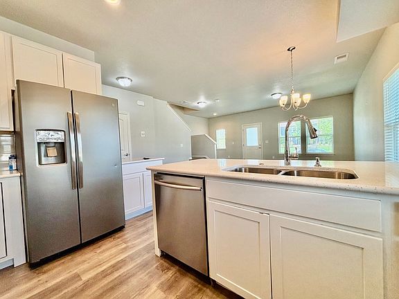 5th image of 1687 Grand Ave #1