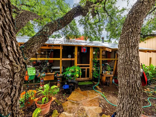 335 Flatrock, Canyon Lake, TX 78133