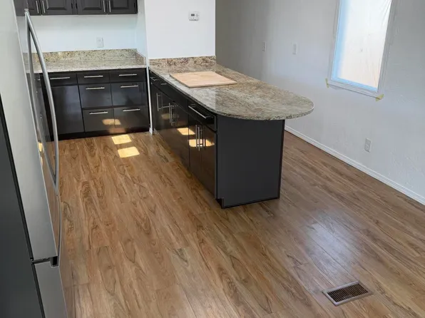 705 Muldoon Rd Trailer 12, Anchorage, AK 99504