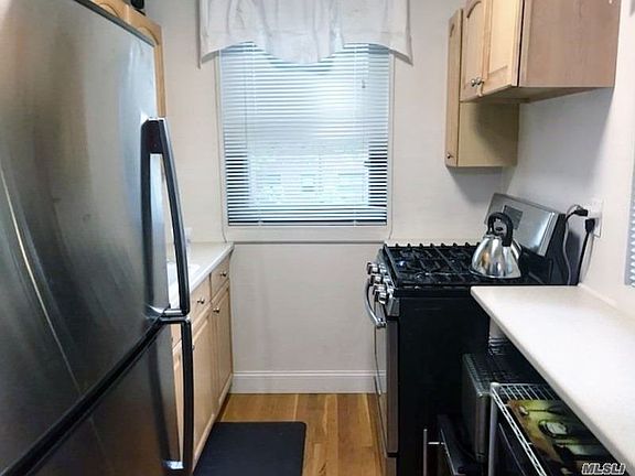 5th image of 5732 246th Cres