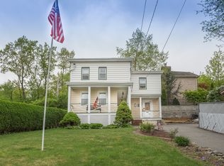 446 W 258th St, Bronx, NY 10471