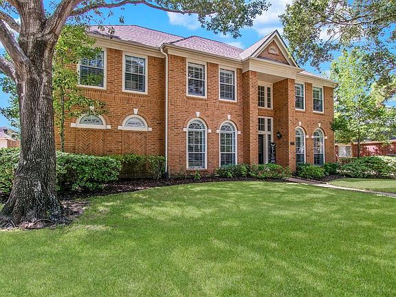 2nd image of 24814 Brattle Dr