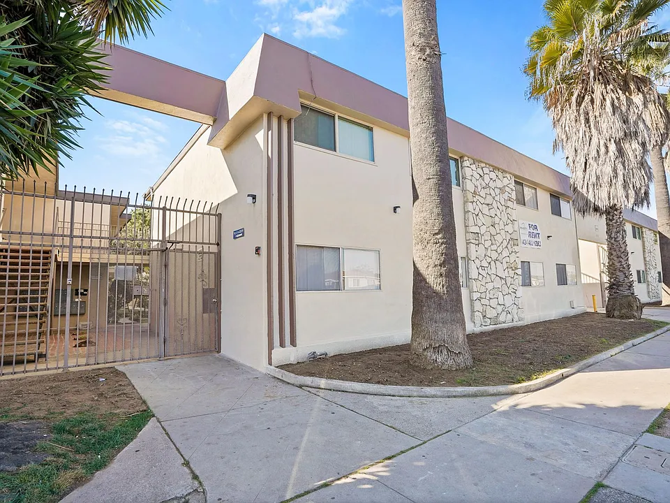 Carson Apartments