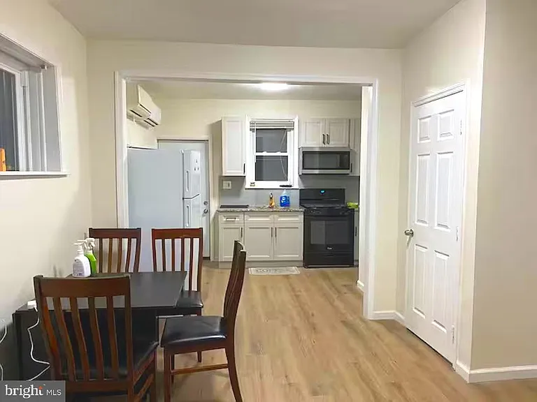 3215 Summer St — Photo 27