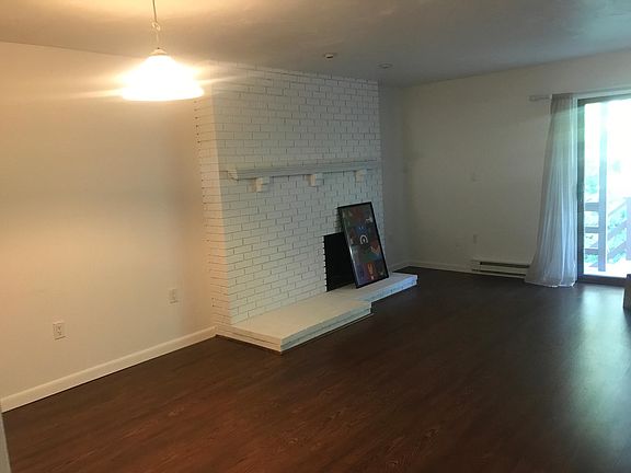 2nd image of 140 Highwood Dr #140