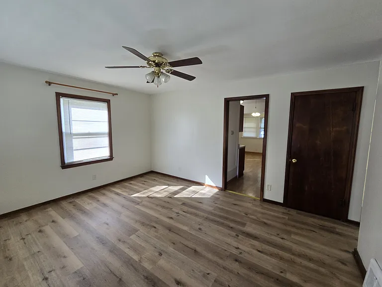 913 169th Pl — Photo 9
