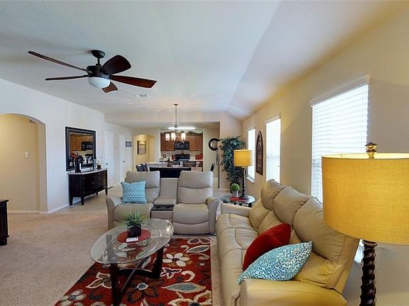 3rd image of 512 Plum Dr