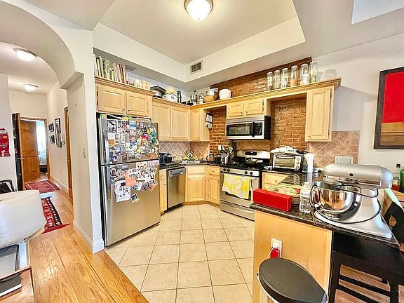 2nd image of 319 W 101st St #2/2