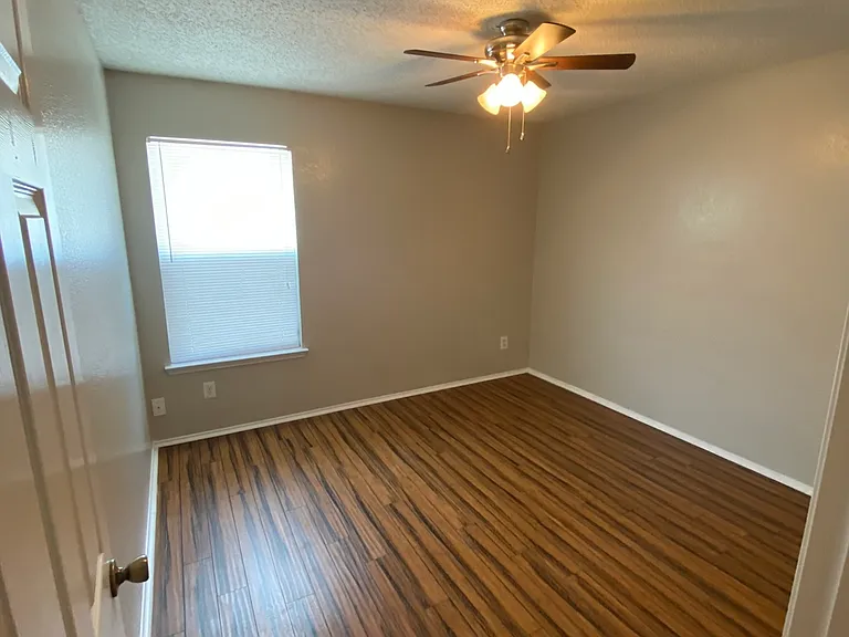 1108 Singletree Dr — Photo 2