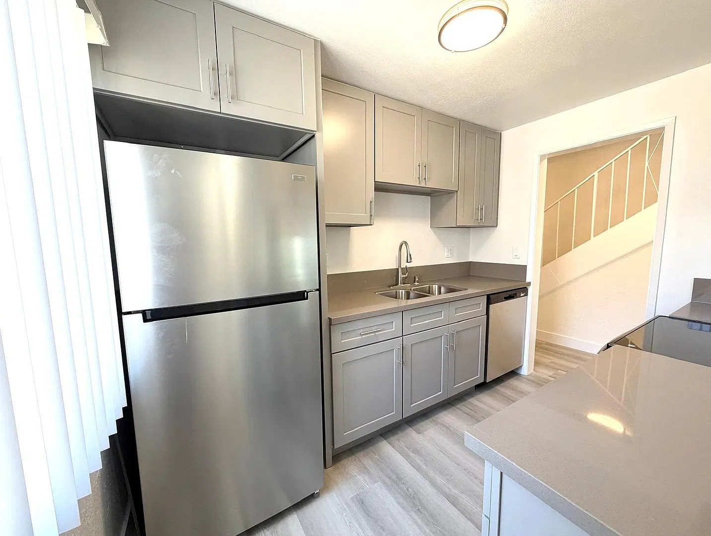 8140 Langdon Ave — Photo 4