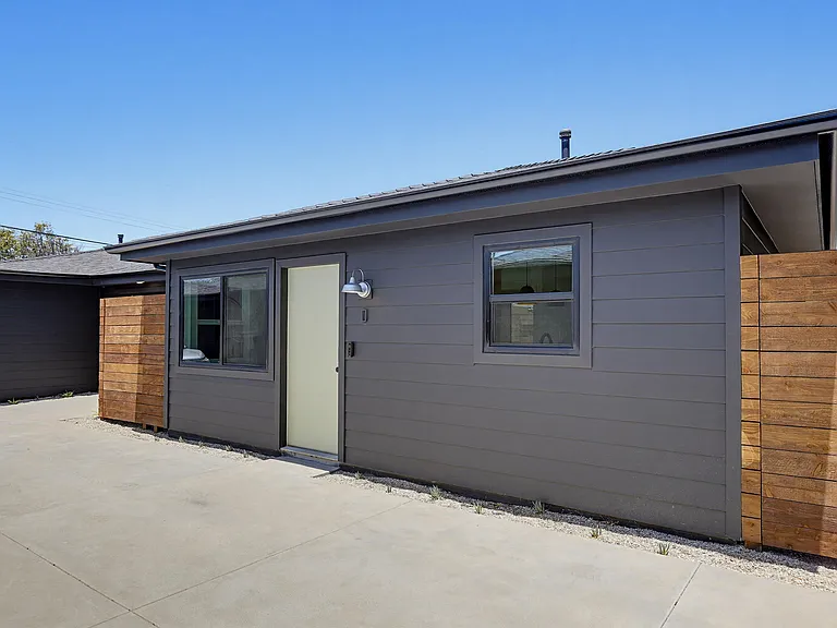 2036 Pomona Ave #D — Photo 4